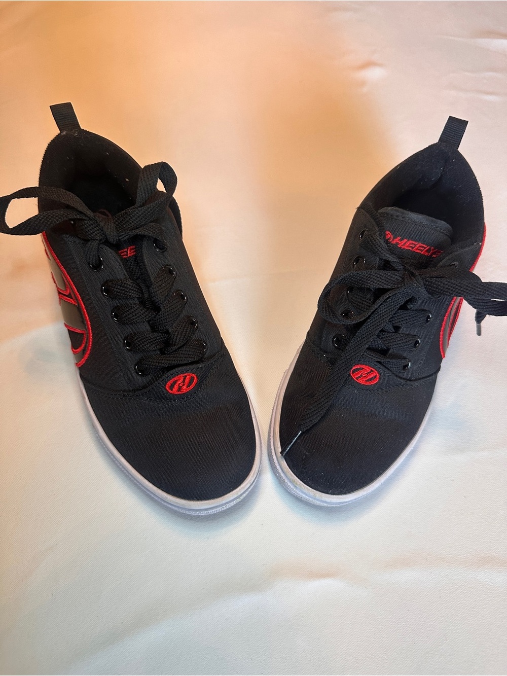 Boys heels black and red size youth 3